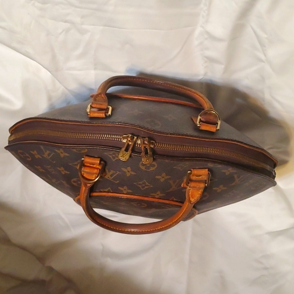 Louis Vuitton Ellipse Handbag - Picture 3 of 16